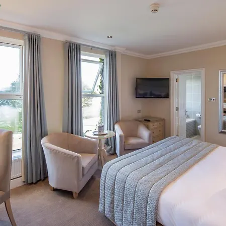 The Carlyon Bay And Hotel